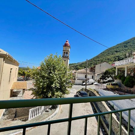 Ilianas Place Agios Matthaios  ภายนอก รูปภาพ