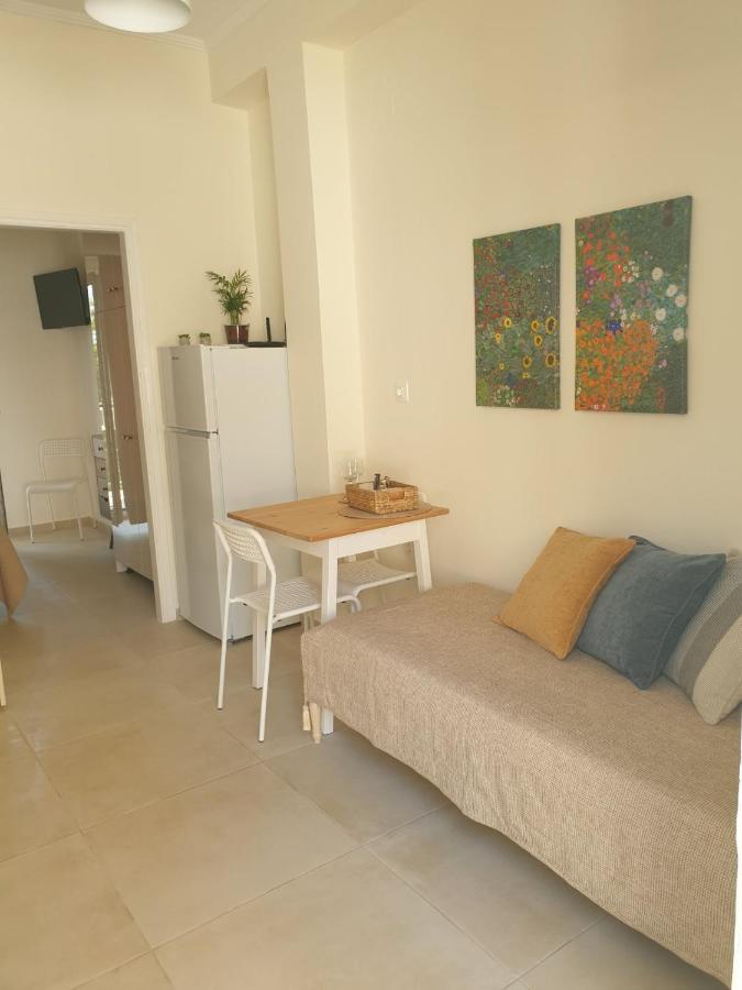 Ilianas Place Agios Matthaios  ภายนอก รูปภาพ